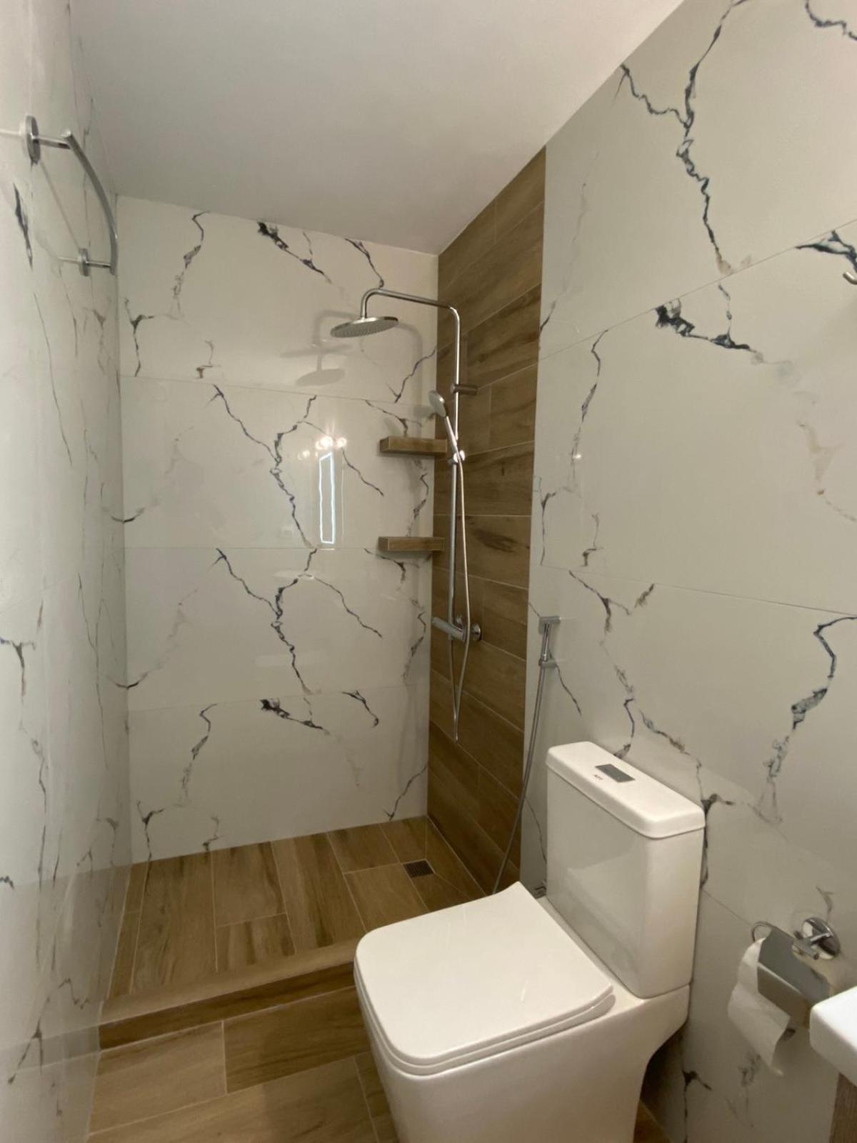 Rentrooms Geni Ksamil Luaran gambar