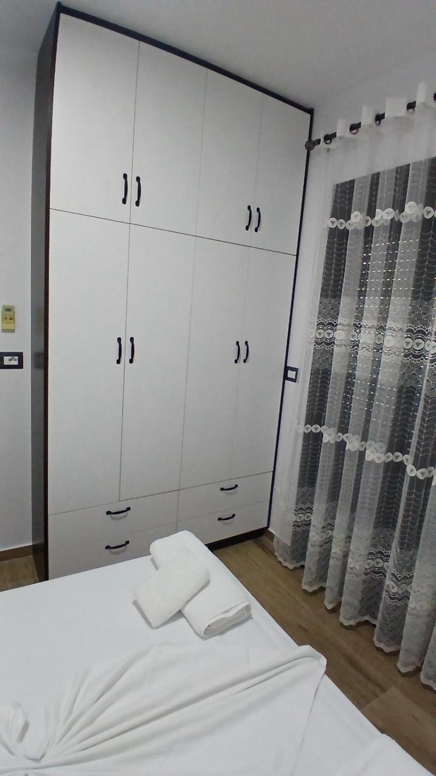 Rentrooms Geni Ksamil Luaran gambar