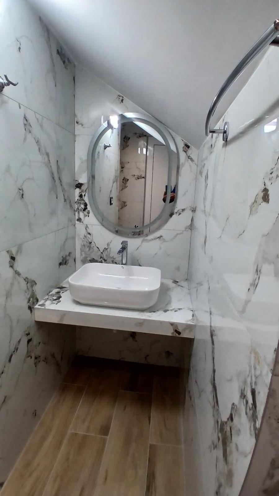 Rentrooms Geni Ksamil Luaran gambar