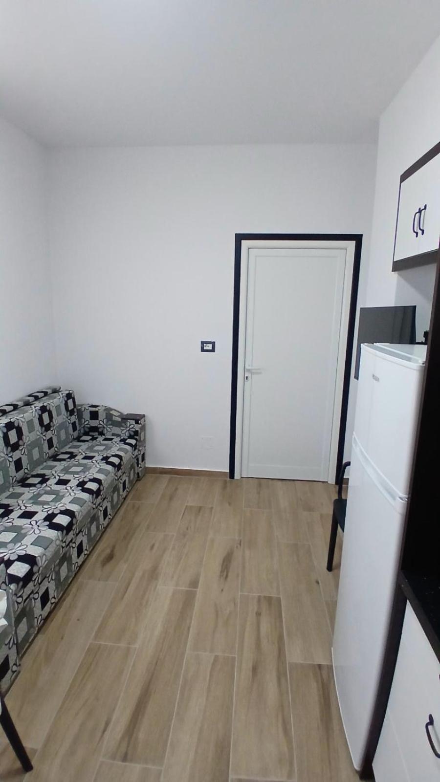 Rentrooms Geni Ksamil Luaran gambar